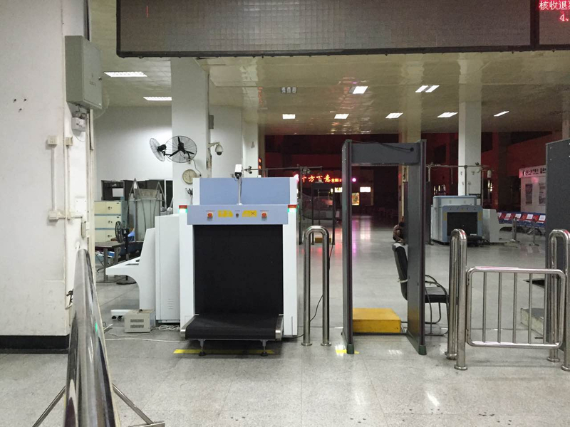 XRay Hold Baggage Cargo Screening Security Equipment . Dual Energy, AT100100. Windows System